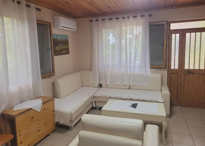 Rruga 6 Hébergement de vacances