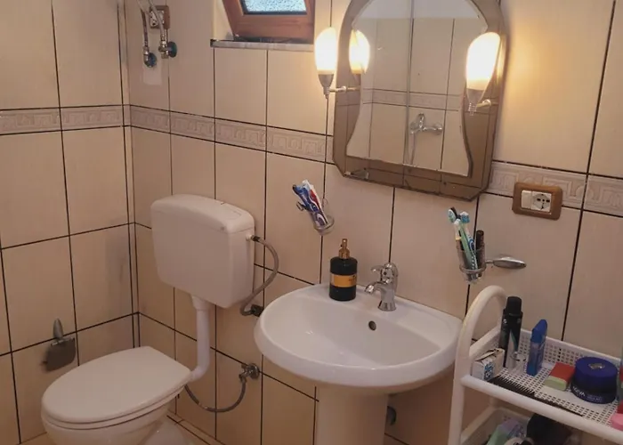 Rruga 6 Hébergement de vacances *