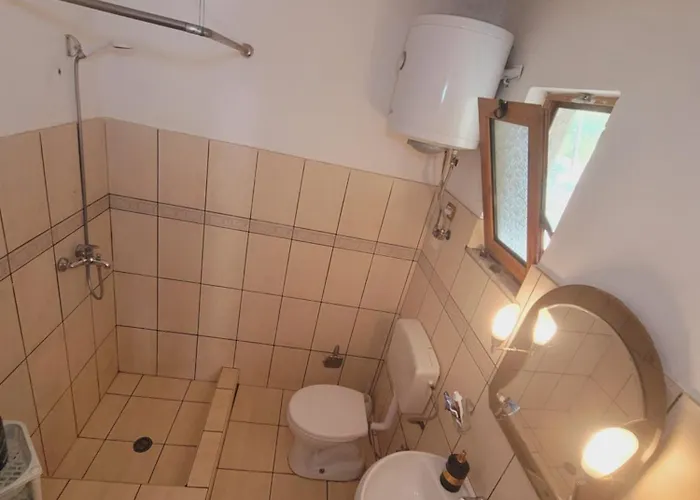 Rruga 6 Hébergement de vacances